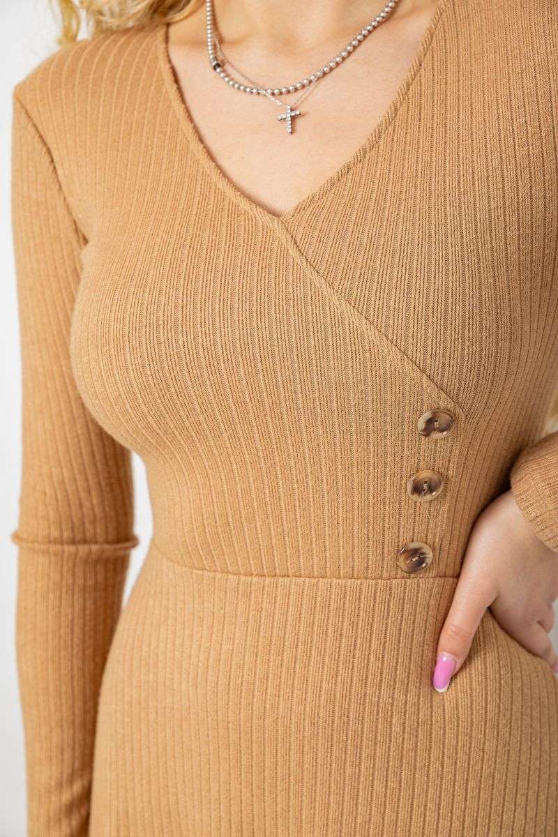 Платье трикотажное с оборкой, цвет бежевый, 230R0113 — изображение 5