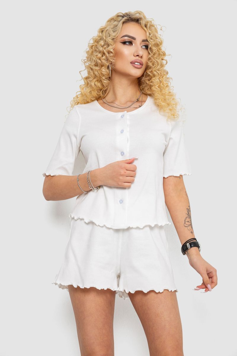 цвет молочный