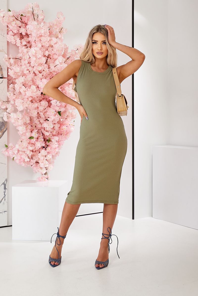 Платье однотонное в рубчик