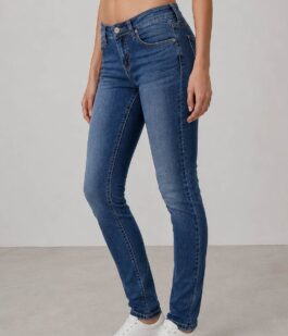 Джинсы женские однотонные Slim fit, цвет синий, 244RA601